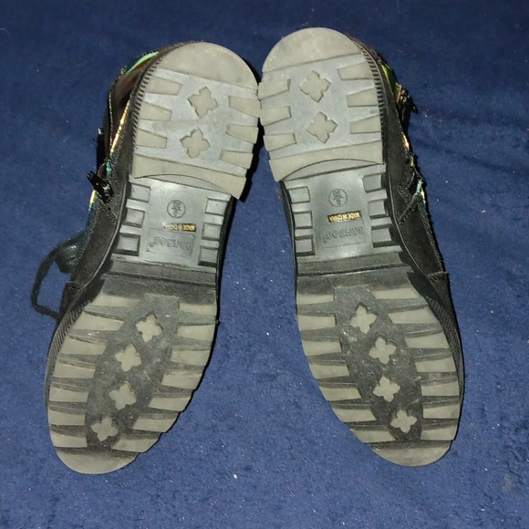 BAMBOO Iridescent Lace-Up Boots - Picture 9 of 11